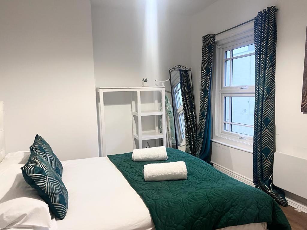 Yeovil Apartments Екстер'єр фото