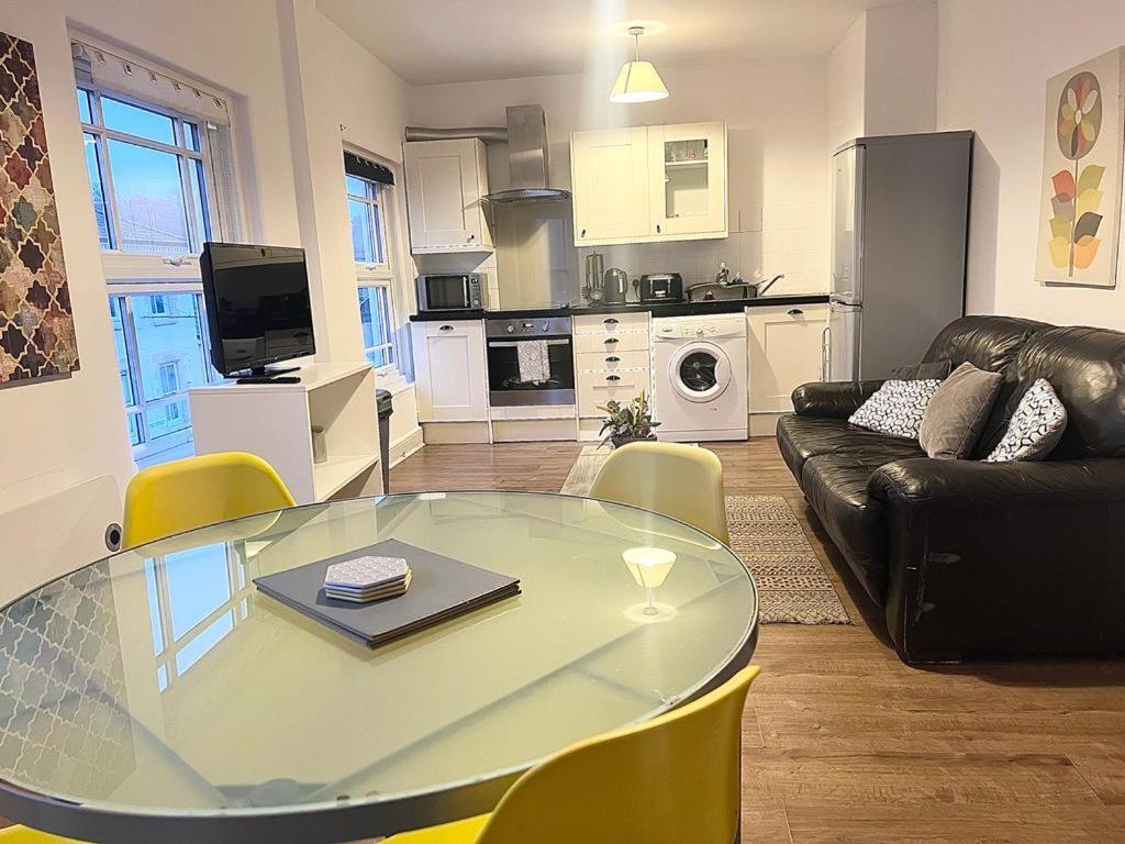 Yeovil Apartments Екстер'єр фото