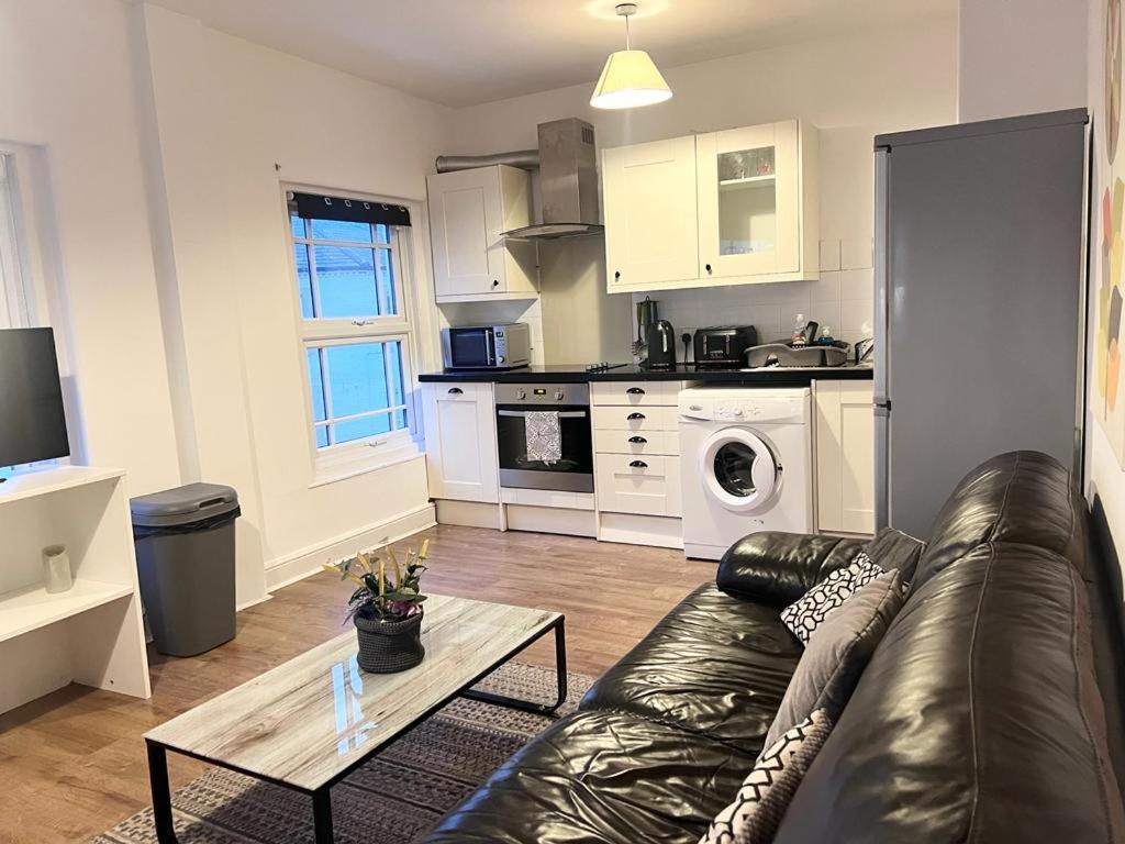 Yeovil Apartments Екстер'єр фото
